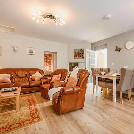 2 Bed In 49197 Cockermouth